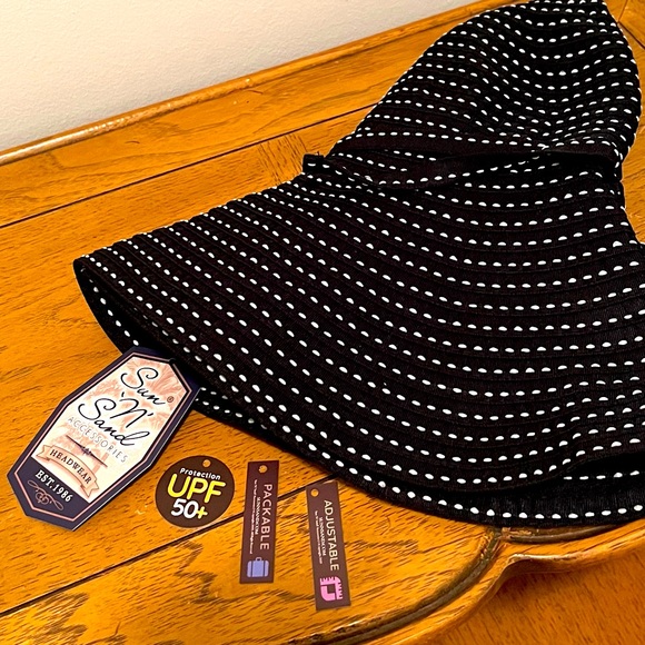 NWT. Fantastic Floppy Sun Hat - Picture 4 of 9